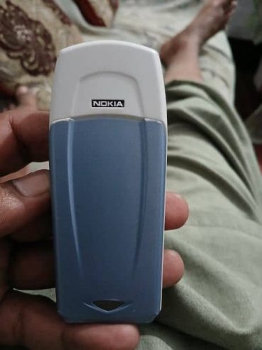 Nokia 6100