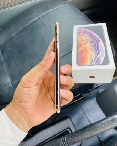 iPhone Xs Max Gold 256GB PTA Approved WhatsApp 0328. . 808. . 8238