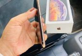 iPhone Xs Max Gold 256GB PTA Approved WhatsApp 0328. . 808. . 8238